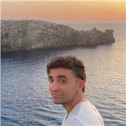 Profesor titulado en producción musical y musicología con experiencia en proyectos diversos.